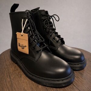 NWT Dr. Martens 1460 Mono Black Leather Combat Boots Style 14353 Size 10